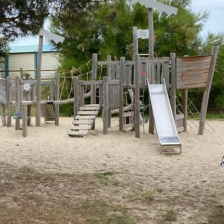 Les Balcons De Chausey Apartament *